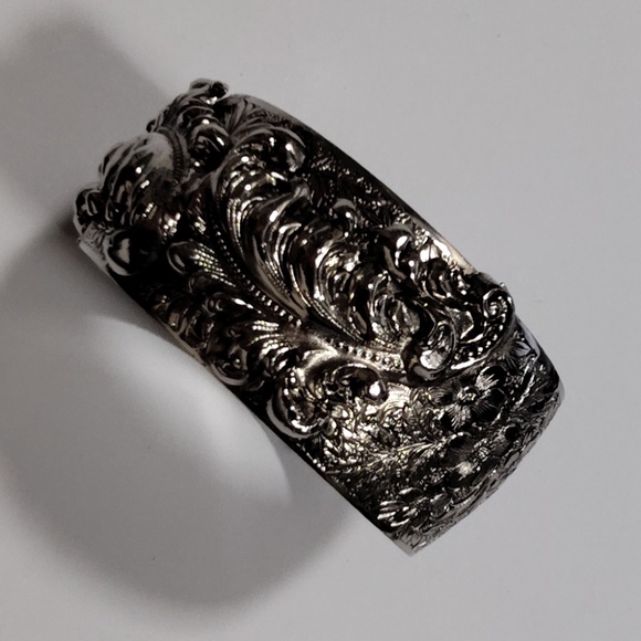 Vintage Silver tone Art Nouveau Wide Ornate Cuff Bracelet Rare Find - Picture 6 of 11